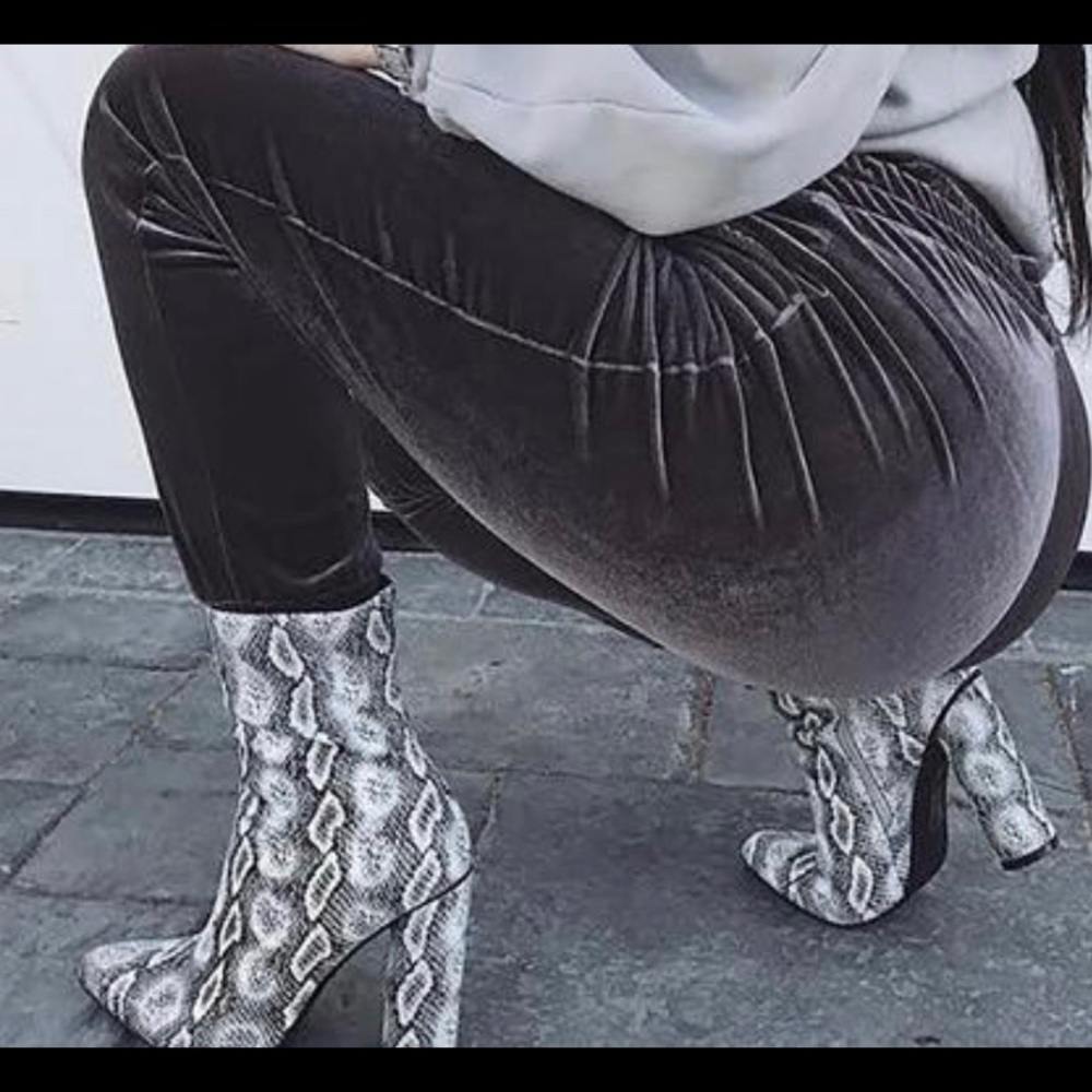 Snake ankle boots FN